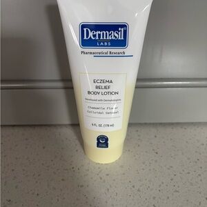 New! Dermasil Eczema Relief Body Lotion 6fl oz